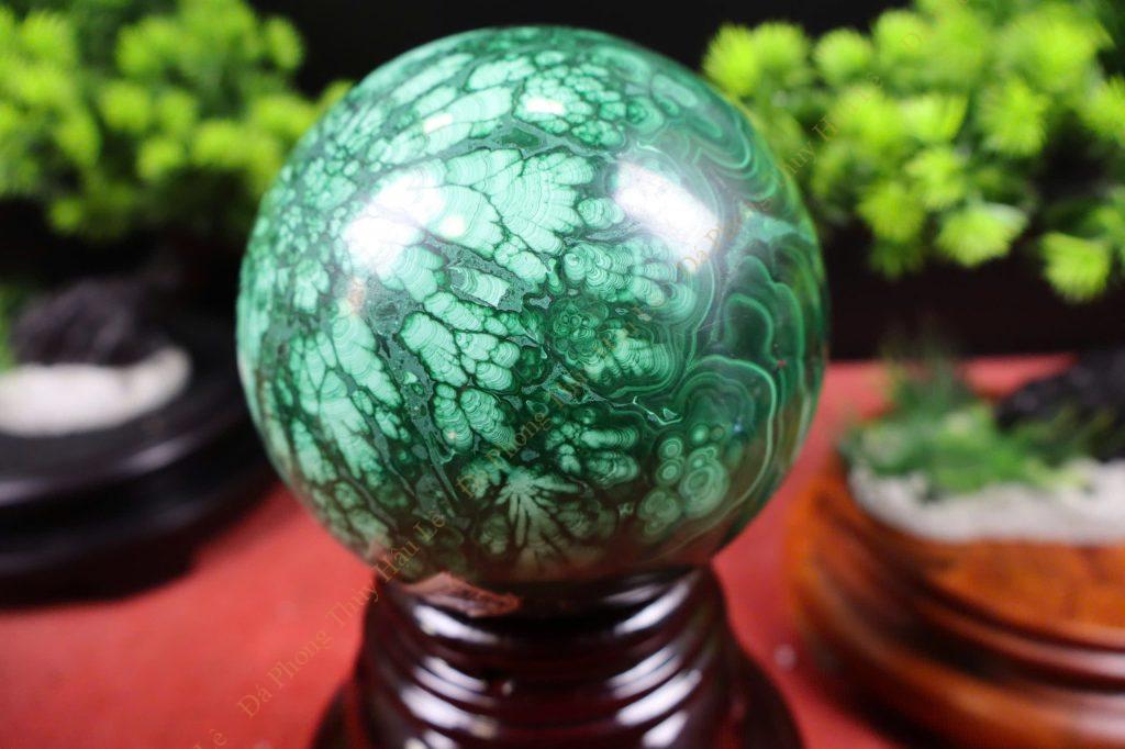Bi cầu đá khổng tước
