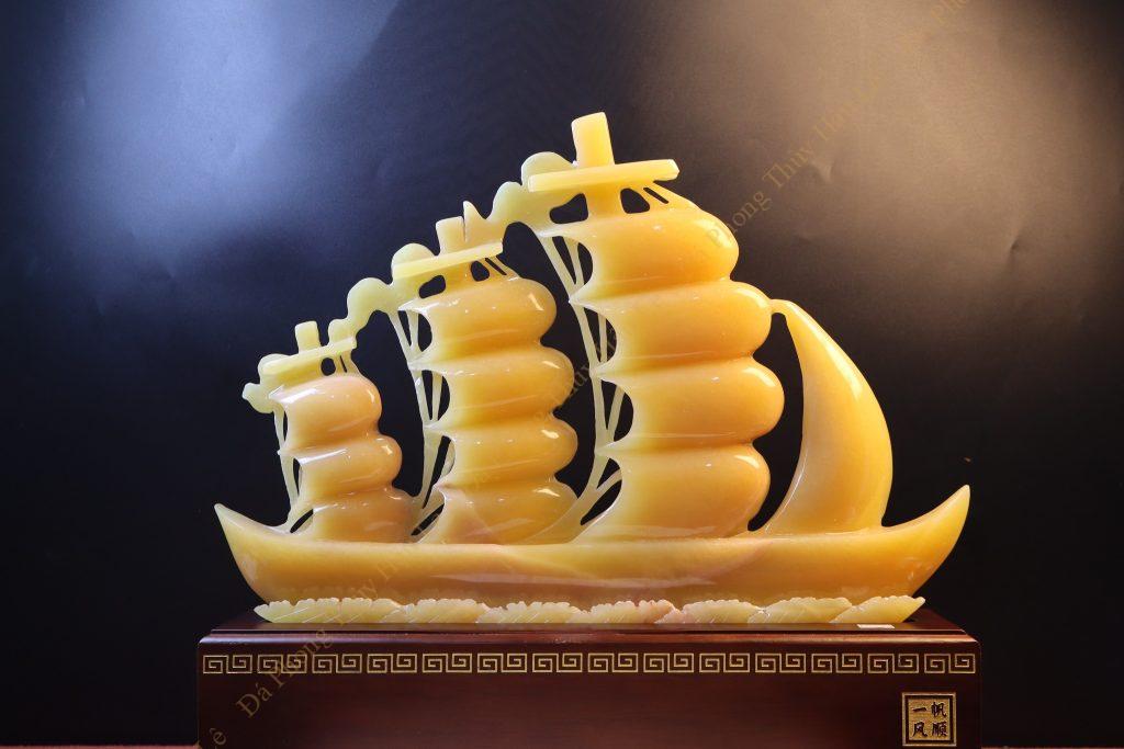 Thuyền buồm phong thủy